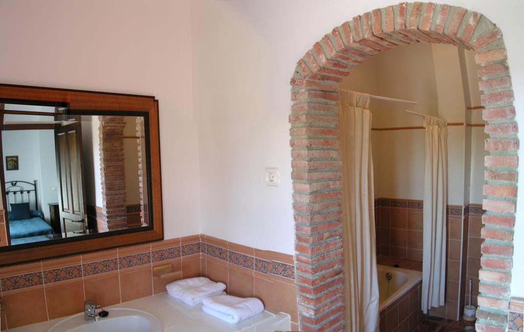 Casa Rural Pena Falcon Torrejón el Rubio Exterior foto