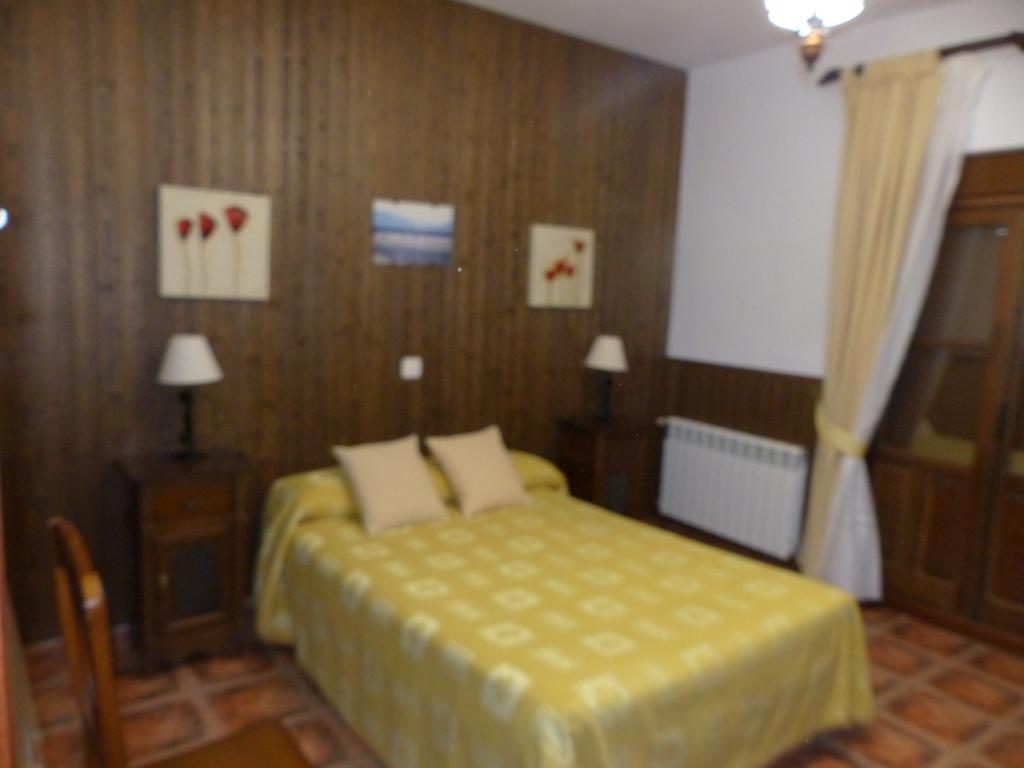 Casa Rural Pena Falcon Torrejón el Rubio Exterior foto