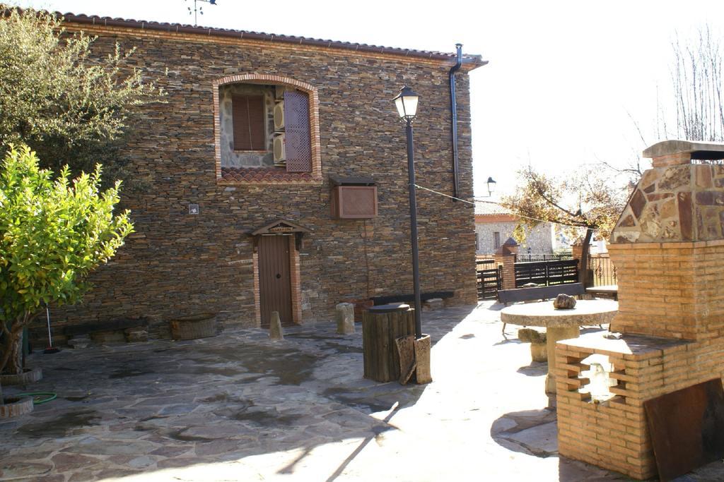 Casa Rural Pena Falcon Torrejón el Rubio Exterior foto