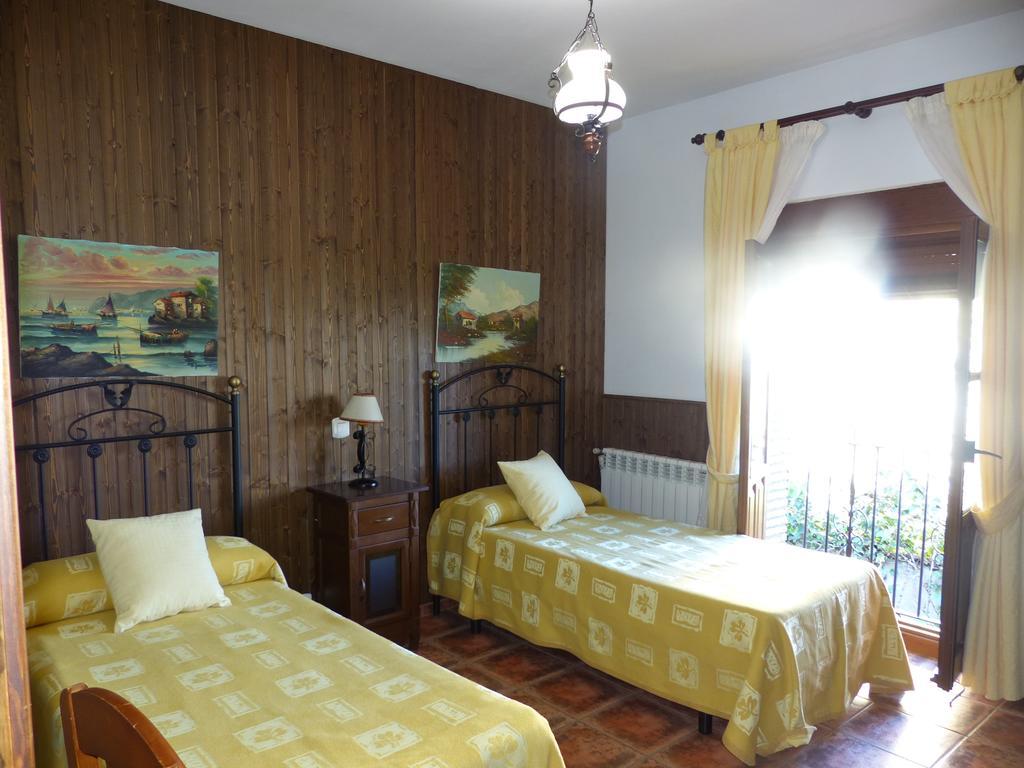Casa Rural Pena Falcon Torrejón el Rubio Exterior foto