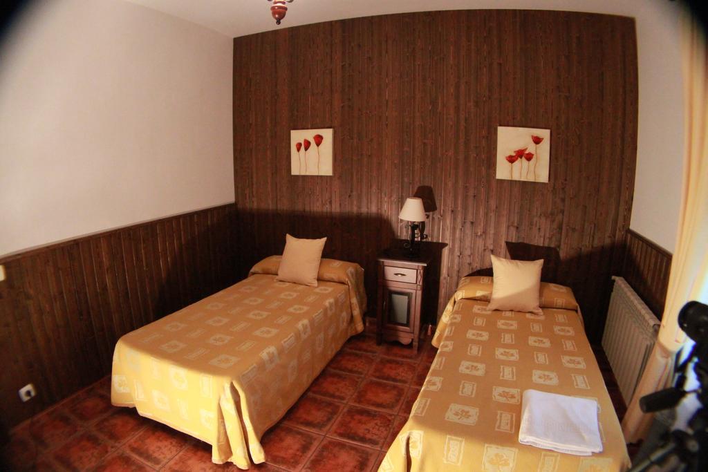 Casa Rural Pena Falcon Torrejón el Rubio Exterior foto